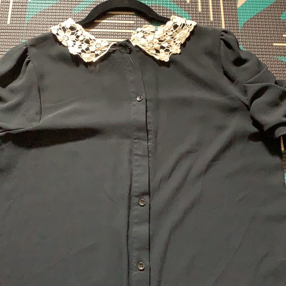 💚2/$12 or 3/$15💚 Lace Collar Black Blouse - Picture 8 of 10